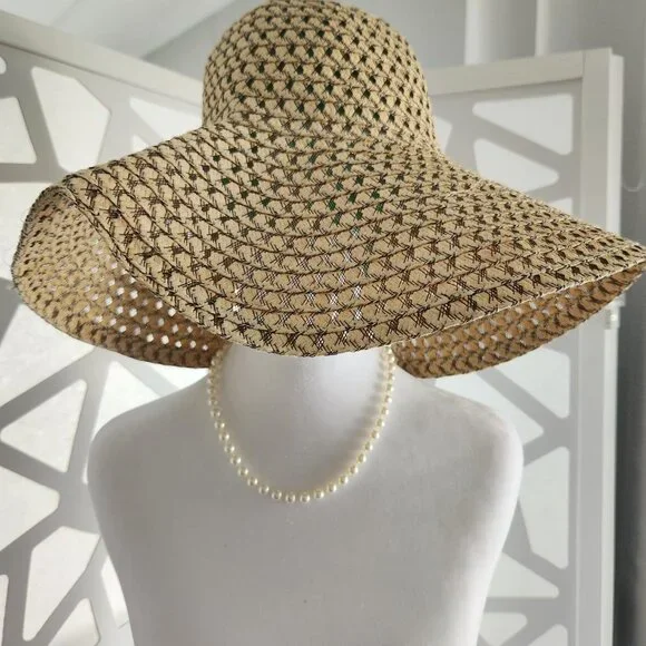 GREAT Straw Hat Large Brim, Folds up Perfectly for Travel - Picture 6 of 6